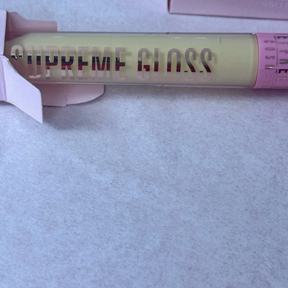 Jeffree Star Lipgloss with Charm Glam‎ Eyeshadow Palette